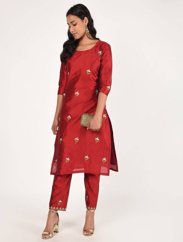 Cheera Women s Beautiful Hand Embroidered Motif All-Over Straight Silk Kurta Set (CH069K) For Sale